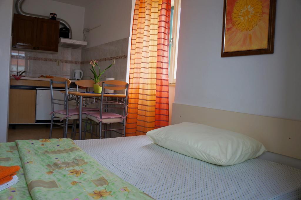 Kamena Apartment & Studio Makarska Exterior photo